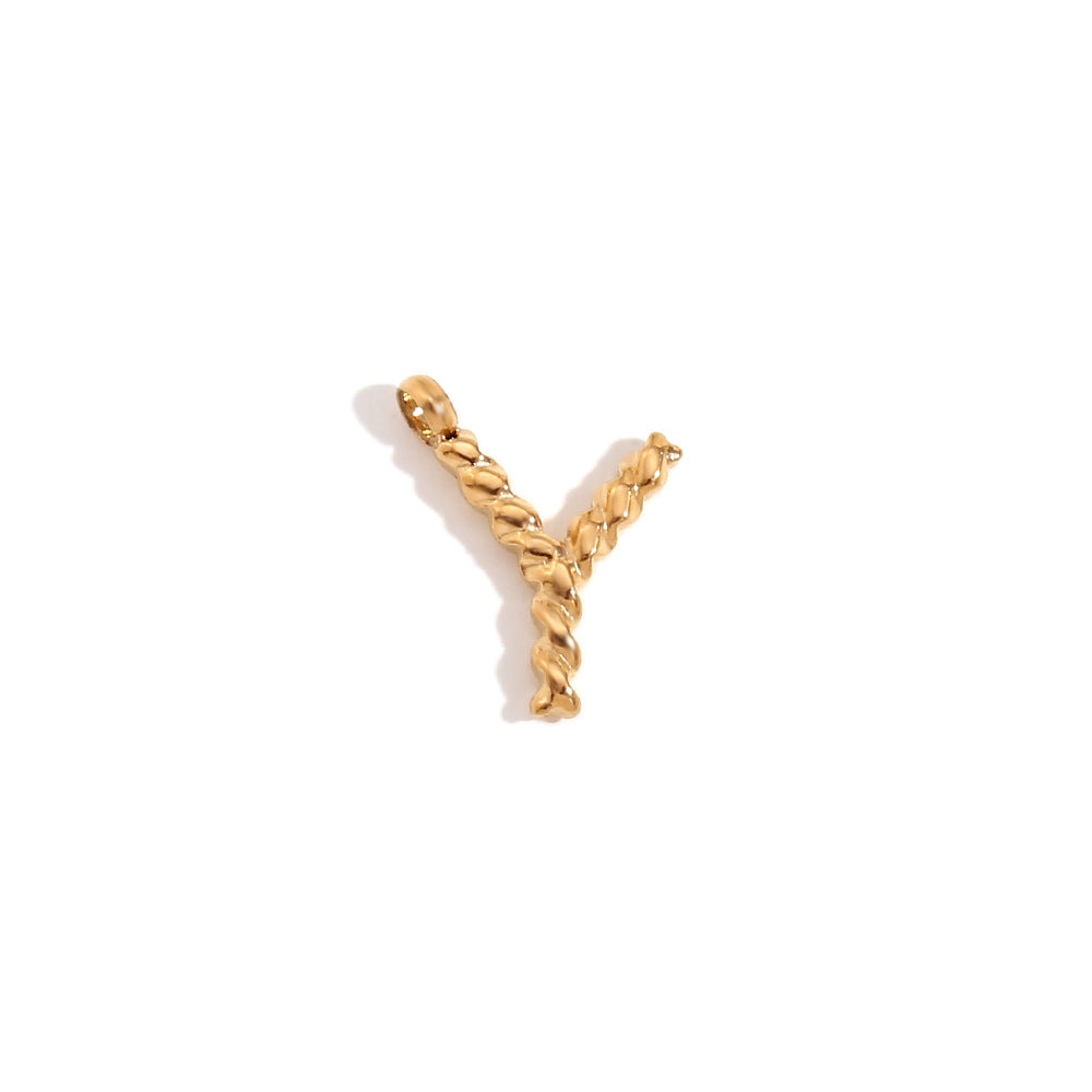 Colgante minimalista de acero inoxidable chapado en oro de 18 quilates con mini letra retorcida para mujer
