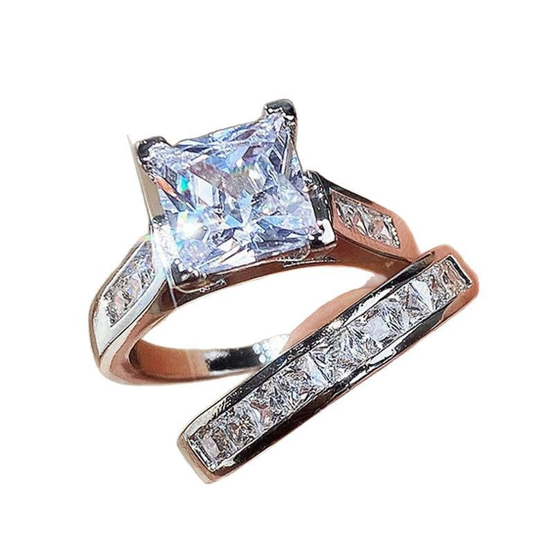Anello da donna in lega in stile floreale con intarsi in zircone e finitura placcata