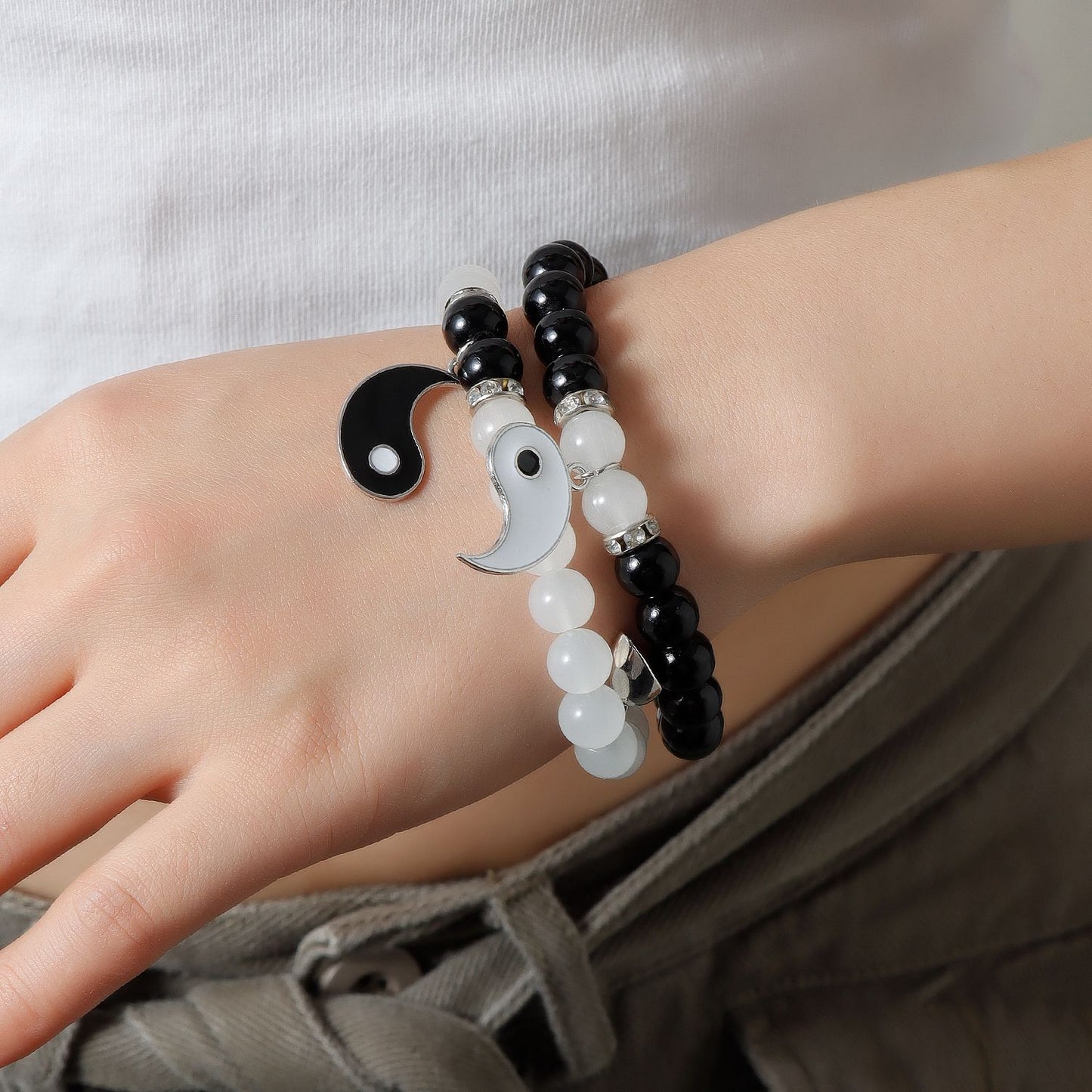 Juego de pulseras minimalistas de corazón Yin Yang con cuentas de cristal en cordón elástico para mujeres y hombres