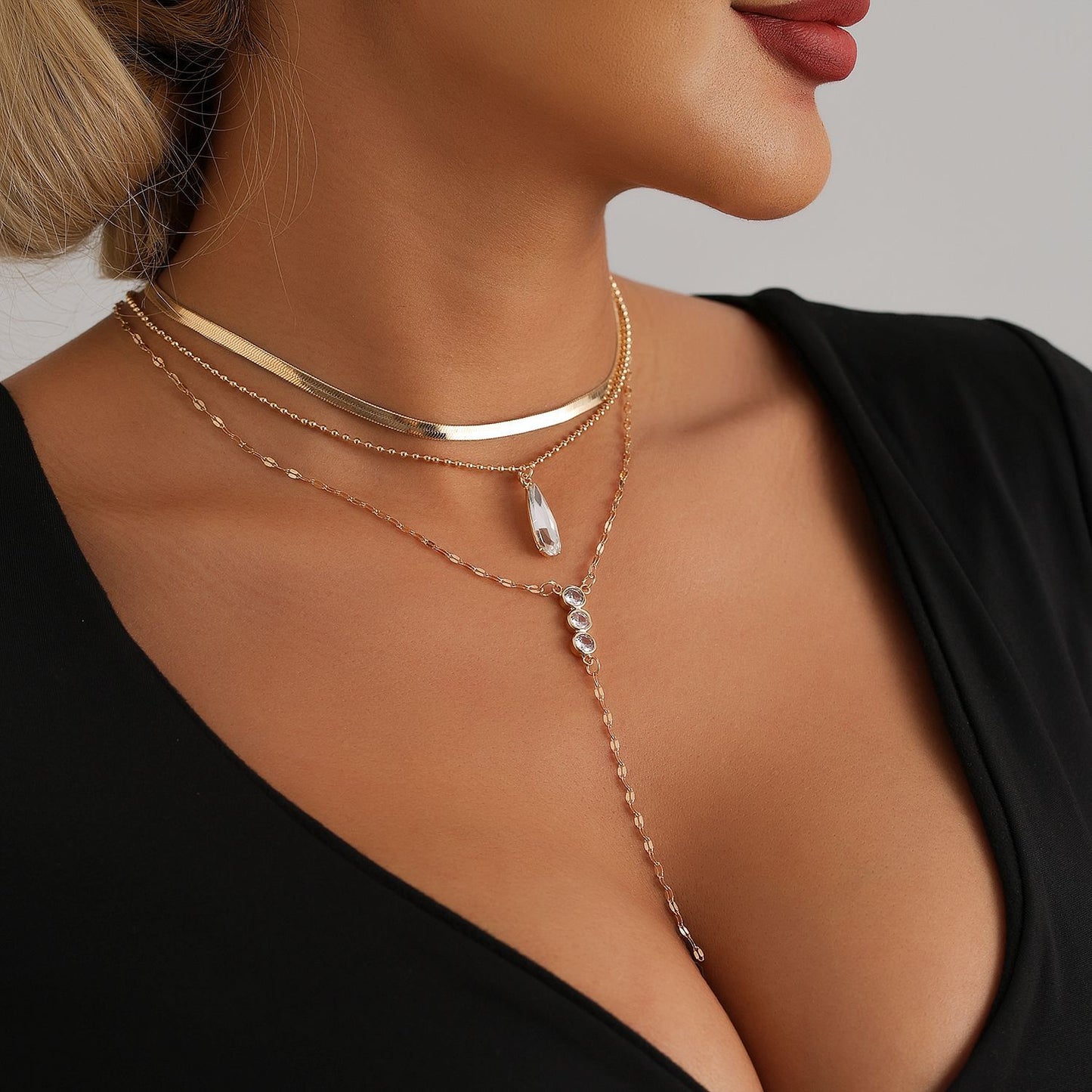 Bohemian Vintage Water-Drop Shaped Copper Pendant Necklace with Electroplated Finish for Women