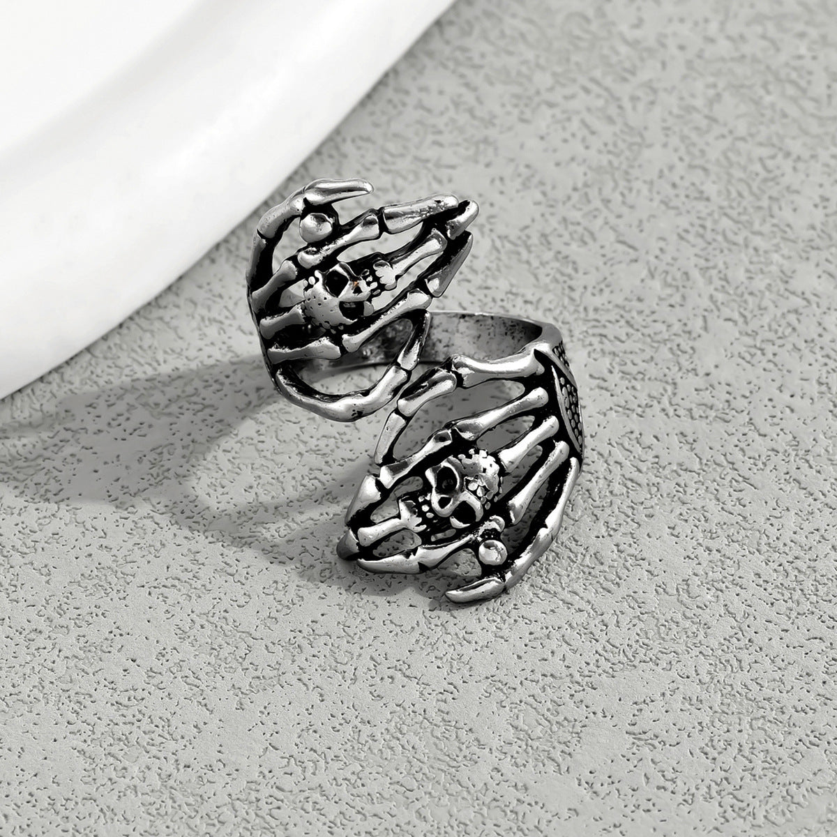 Anillo Abierto Geométrico Punk Vintage para Mujer Hecho de Aleación de Zinc con Acabado Desgastado y Diseño Octogonal