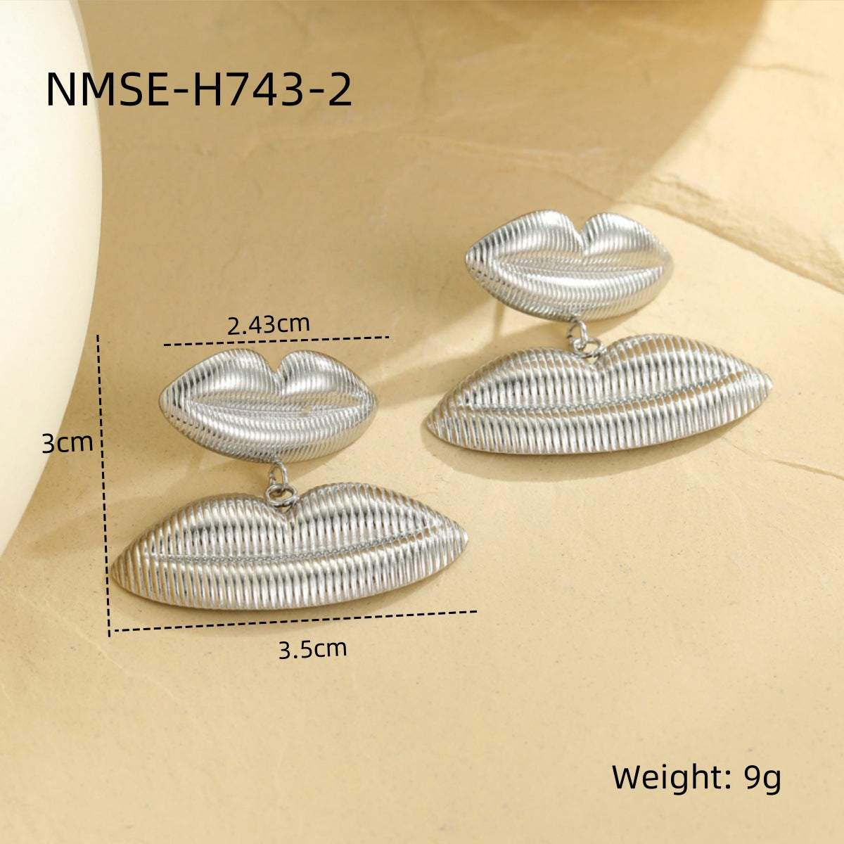 Orecchini da donna alla moda a forma di labbra in acciaio inossidabile con finitura placcata e design geometrico