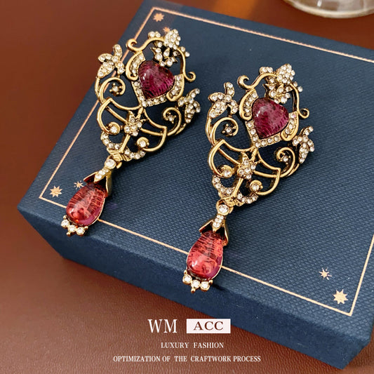 Vintage Heart-Shaped Floral Teardrop Hollow-Out Alloy Stud Earrings with Rhinestone Inlay for Women