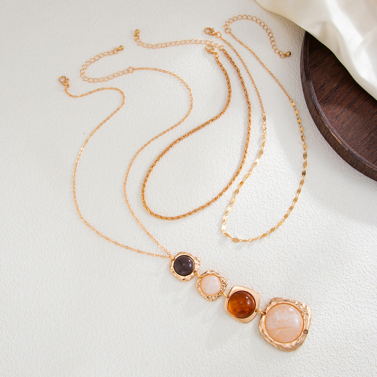Vintage Geometric Resin Pendant Plated Iron Necklace for Women