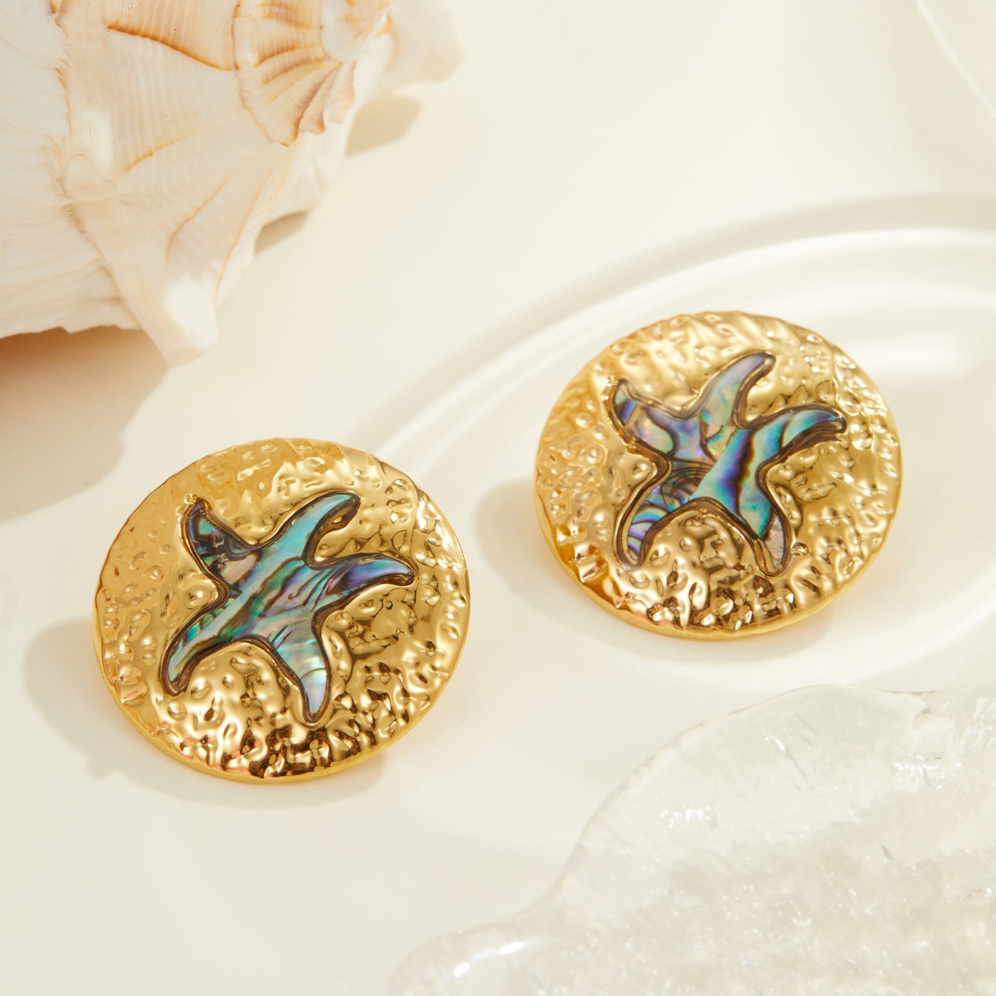 Pendientes Minimalistas de Titanio con Forma de Estrella y Acabado Galvanizado para Mujer