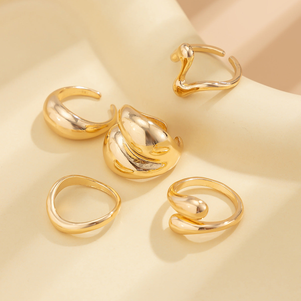Sweet Geometric Baroque Pearl Alloy Plated Ring Set for Women