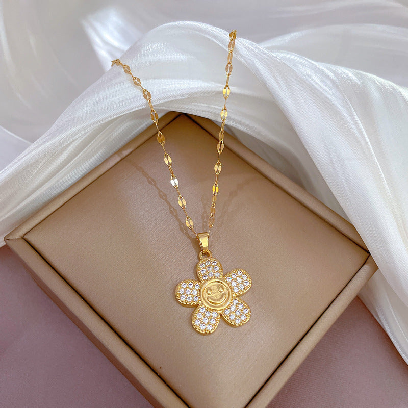 Collana con Pendente Geometrico Floreale Esotico per Donne in Acciaio al Titanio con Dettagli Micro-Pavé e Stile a Catena per Clavicole