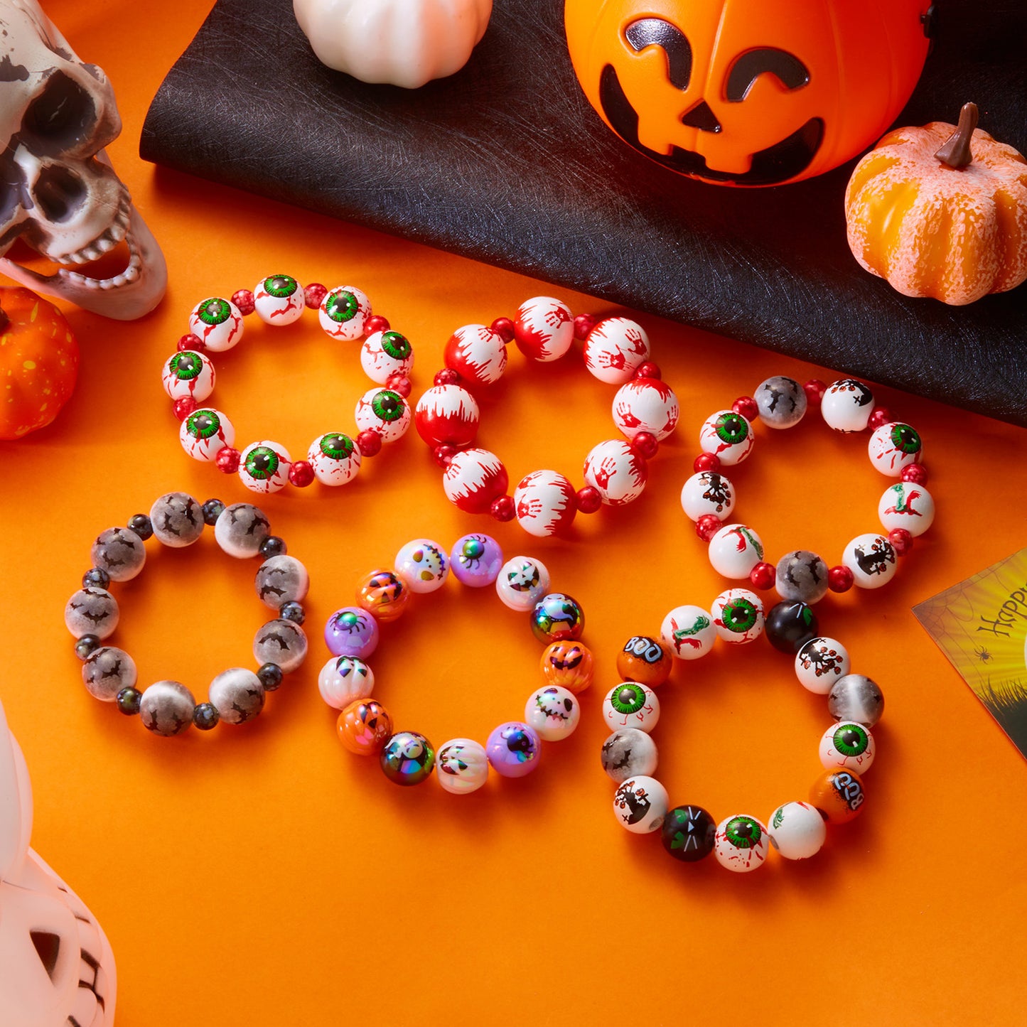 Bracciale con ciondolo a pipistrello fantasma di zucca di Halloween bohémien da donna con perline di legno e lavorazione artigianale