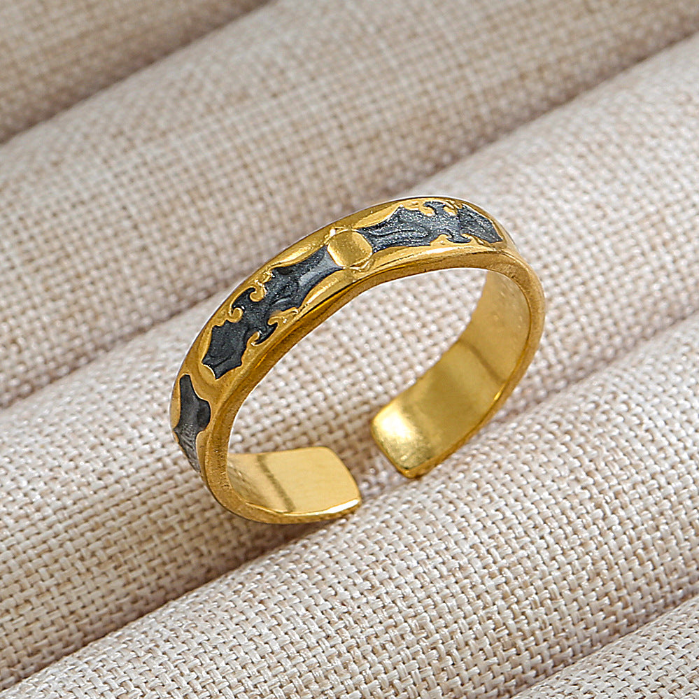 Anillo de Acero Titanio en Forma de U Geométrico Estilo Punk con Baño de Oro de 18K y Piedra Ovalada de Lava Micro-Pavé
