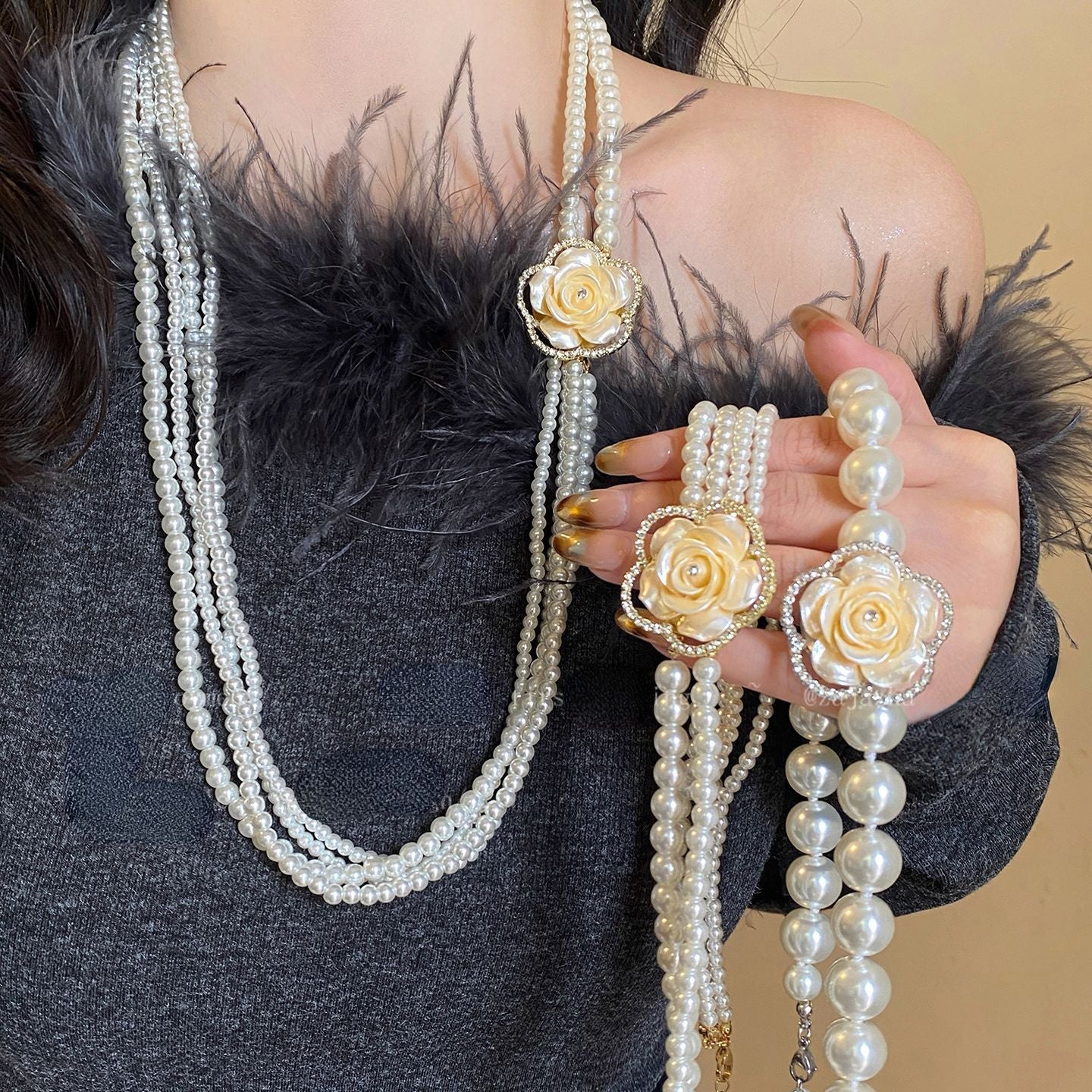 Elegante collar de perlas floral vintage francés con detalles de diamantes de imitación para mujer, delicada cadena a la clavícula con acabado chapado