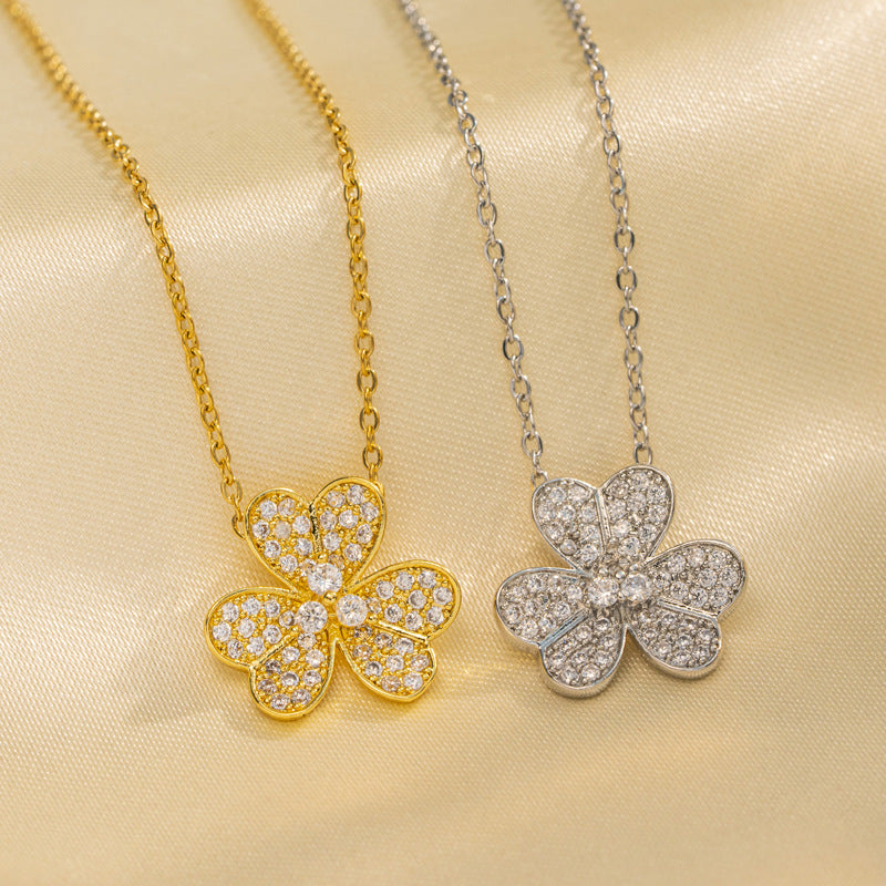 Collana Pendente Trifoglio Minimalista da Donna in Acciaio al Titanio Placcato Oro e Argento, Stile Medaglione con Catena a O