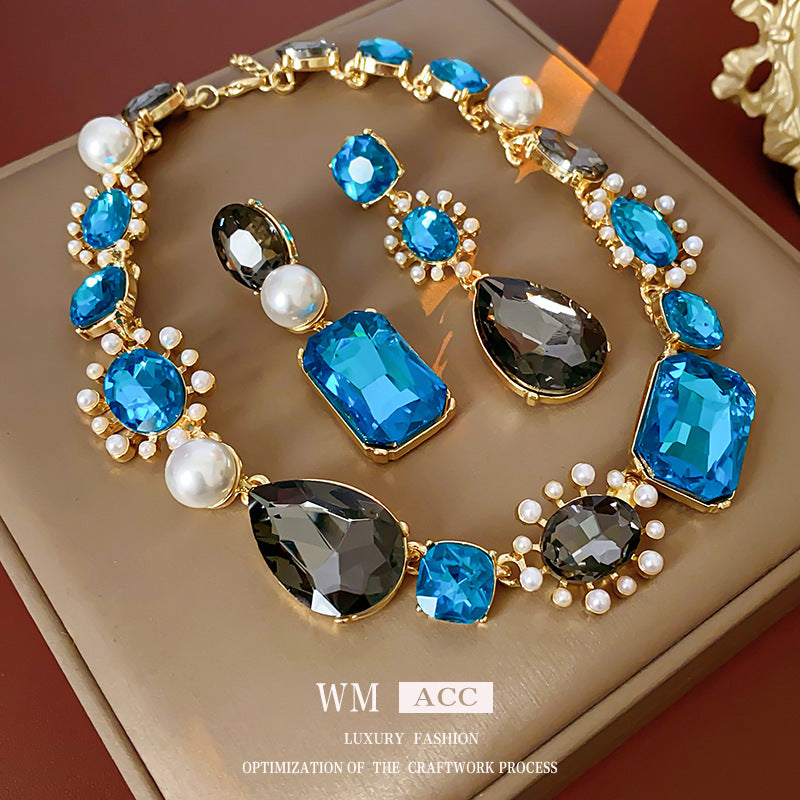 Vintage-Style Geometric Drop-Shaped Rhinestone-Inlaid Pearl Necklace Set with Earrings for Women