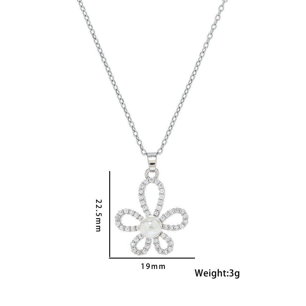 Elegant Five-Petal Flower Necklace for Women in Titanium Steel with Gold Plating on O-Chain