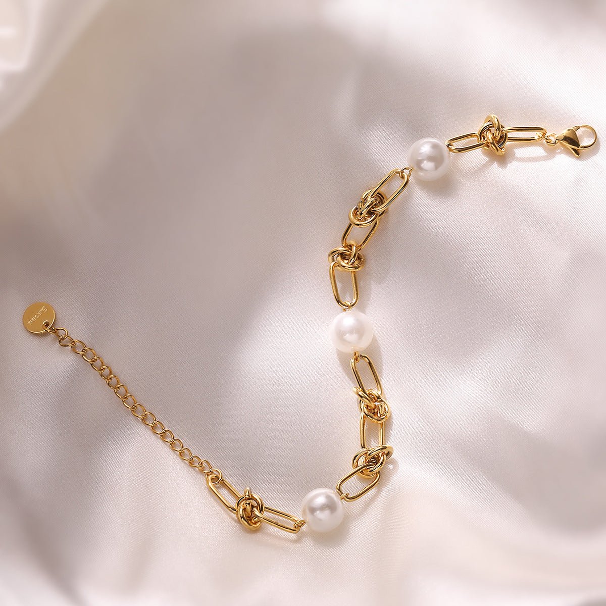 Vintage Minimalist Geometric Stainless Steel Plated Pearl Bracelet for Women