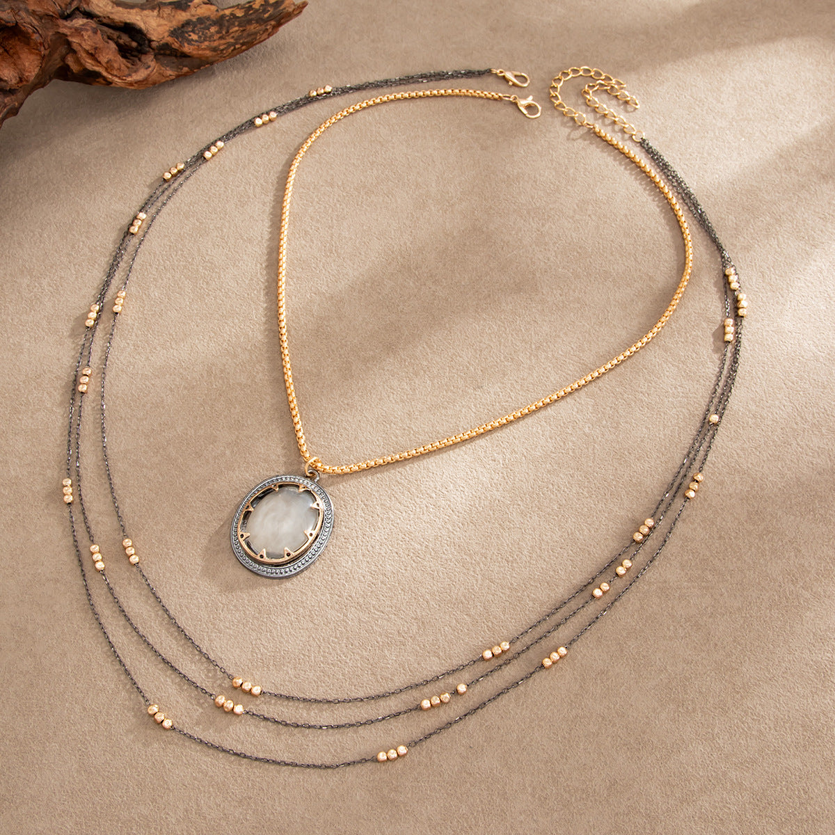 Vintage Hip-hop Geometric Round Zinc Alloy Pendant Iron Plated Necklace for Women