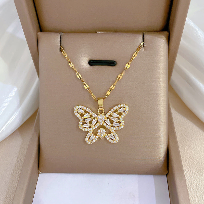 Collana Unisex in Acciaio al Titanio Geometrico a Farfalla con Ciondolo Placcato in Rame