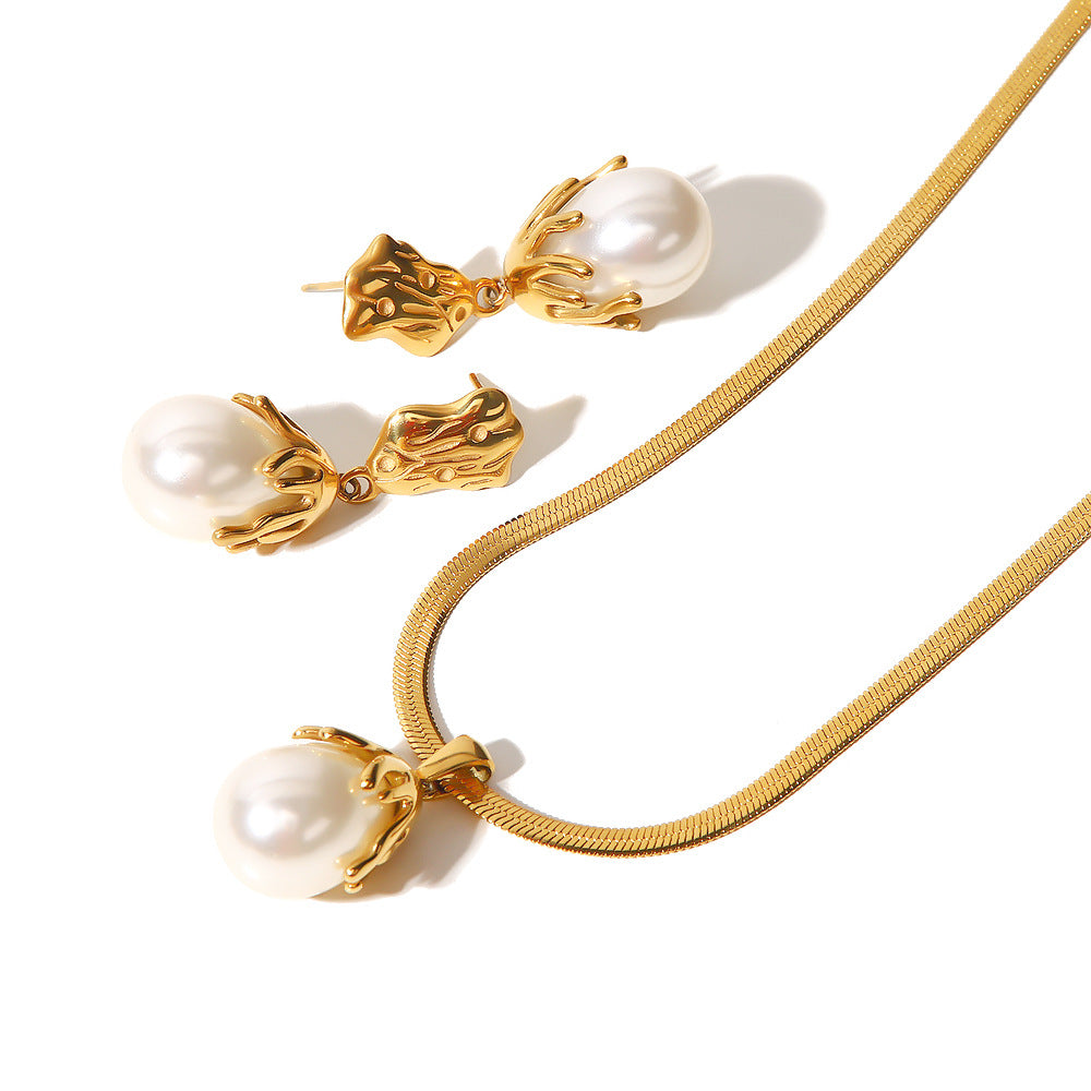 Baroque-Style Freshwater Pearl Pendant Necklace for Women with Geometric Design Stainless Steel Chain and Electroplated Finish
