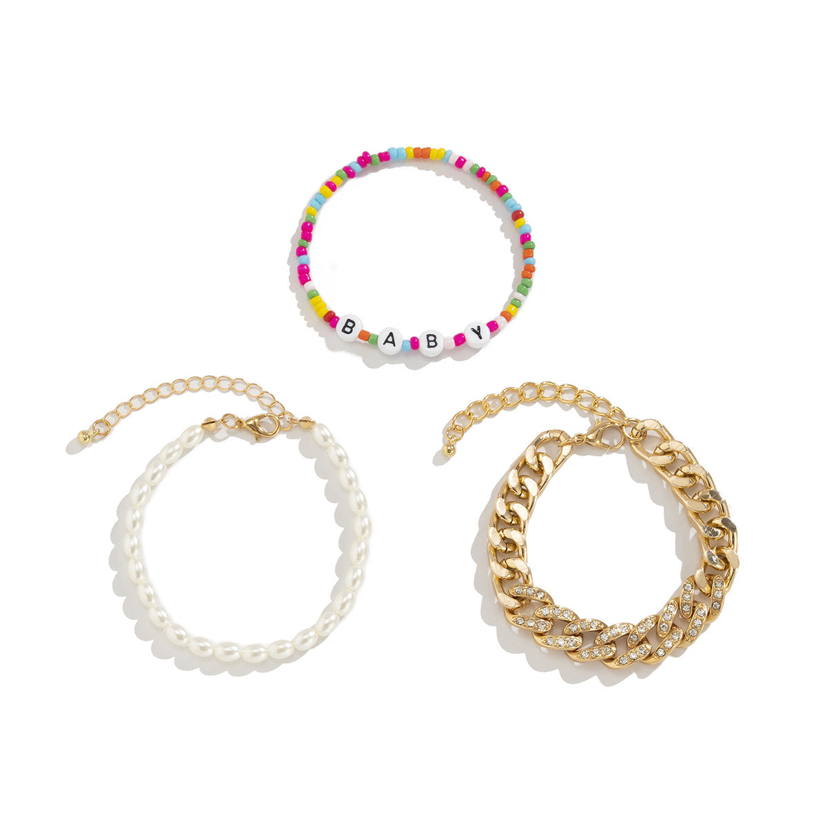 Set di bracciali da donna personalizzati con lettera geometrica, perle finte e catena a maglie cubane con zirconi incastonati