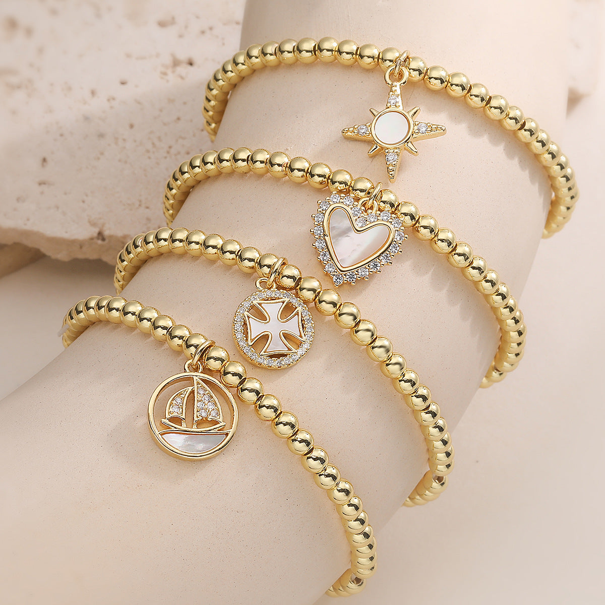 Minimalist 18K Gold Plated Brass Heart Geometric Micro-inlay Cubic Zirconia and Shell Bracelet for Women