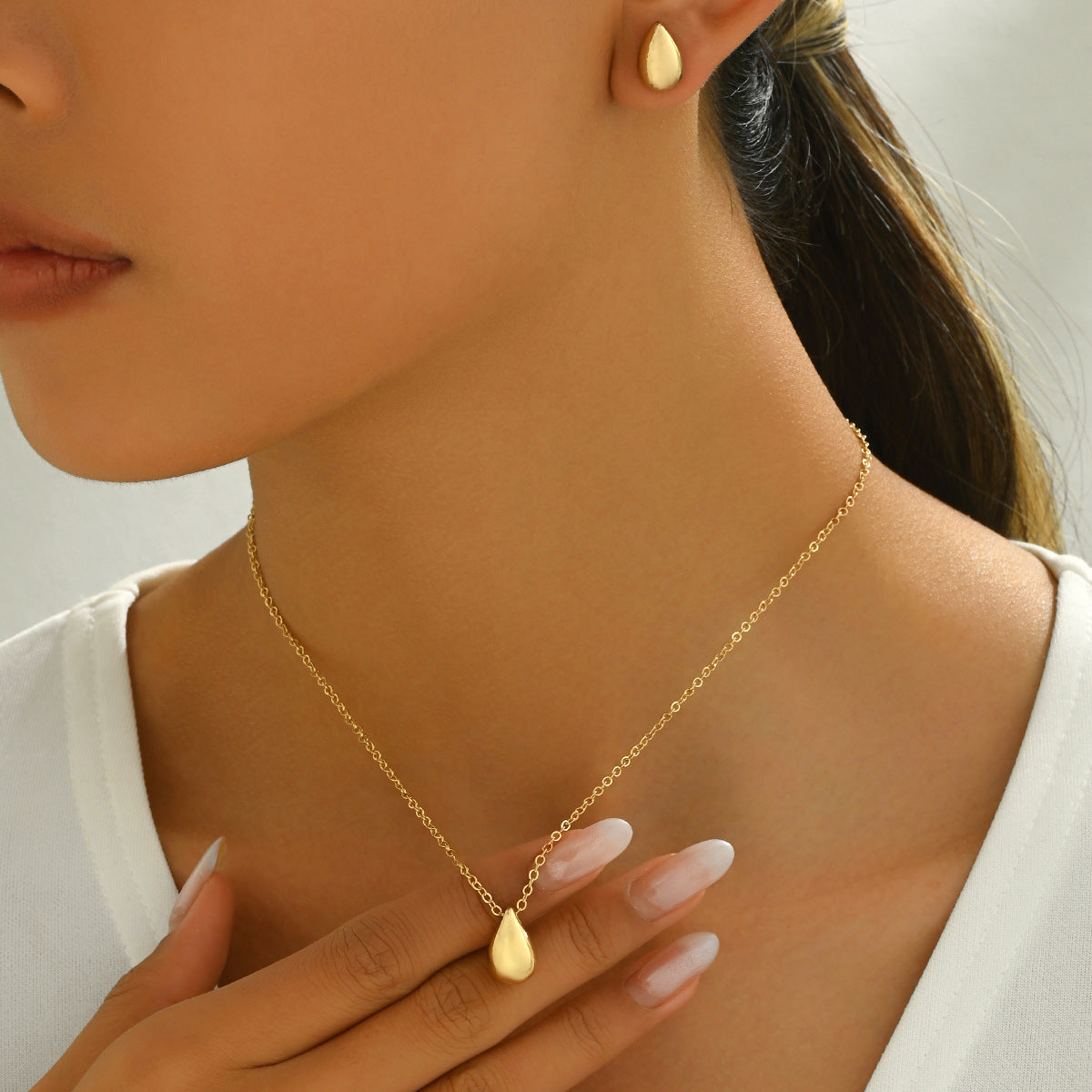 Set collana e orecchini a goccia minimalista, delicato e fresco, per donna, con finitura in rame e catena sottile per clavicola