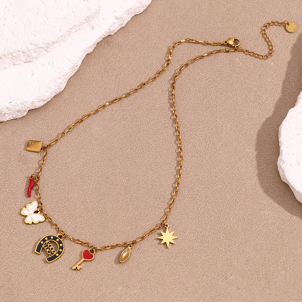 Collana con ciondolo a farfalla a ferro di cavallo alla moda e minimalista da donna in acciaio inossidabile placcato oro 18 carati