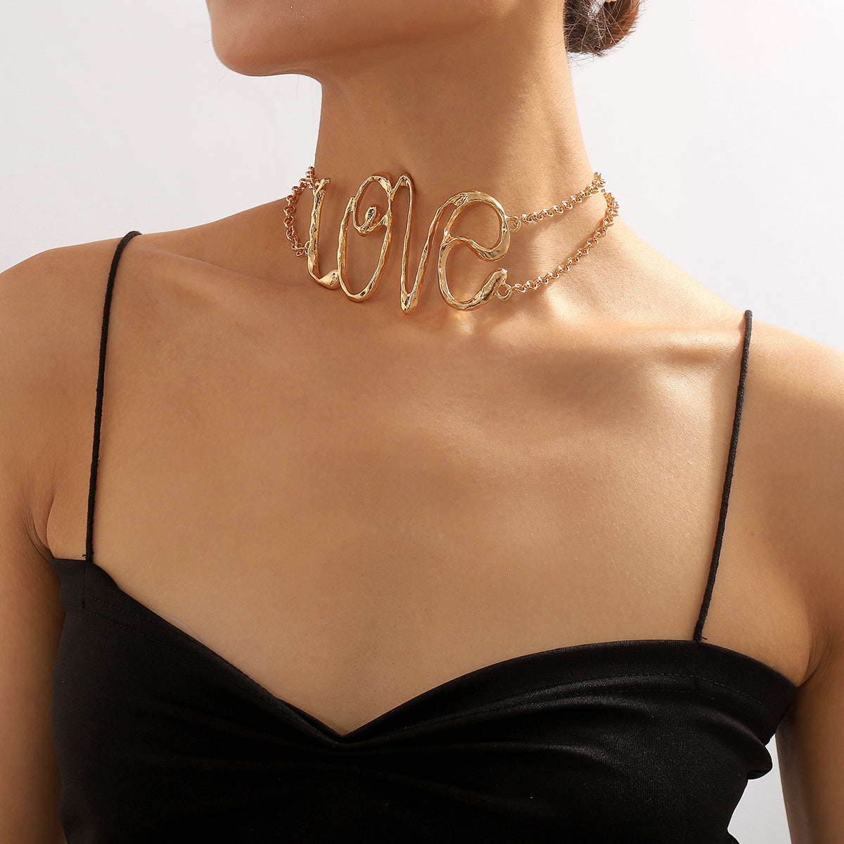 Gargantilla Retro con Colgante LOVE en Negrita y Formas Geométricas de Aleación y Hierro, Acabado Electrochapado, para Mujer