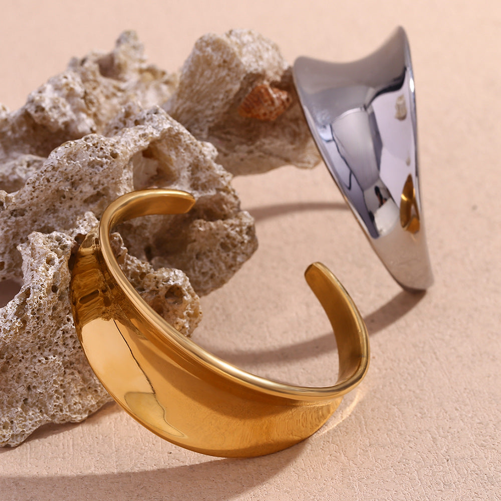Minimalist Geometric Hollow-Out Stainless Steel Bracelet with 18K Gold Plating for Women