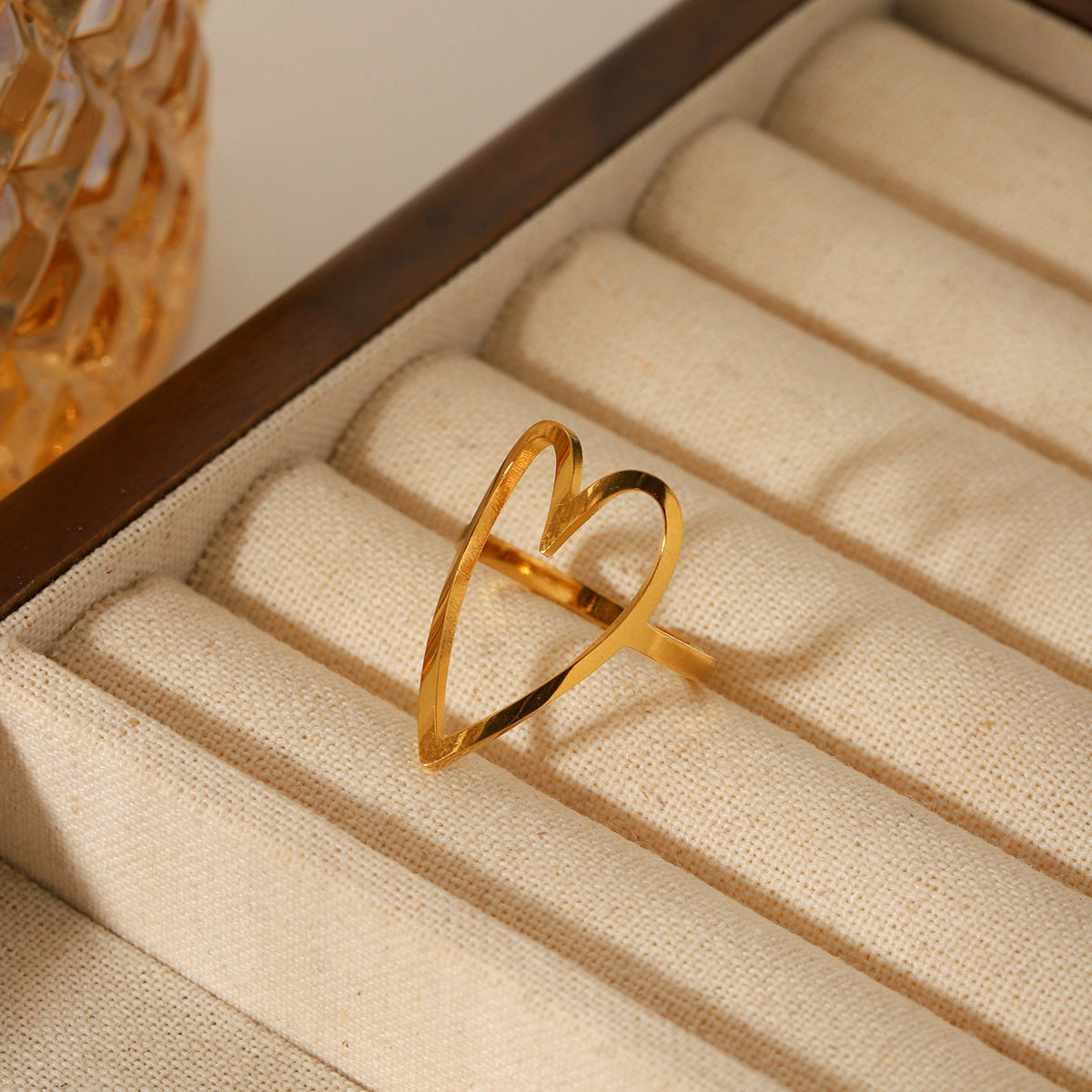 Fashion 18K Gold Plated Stainless Steel Hollow Heart Ring for Women