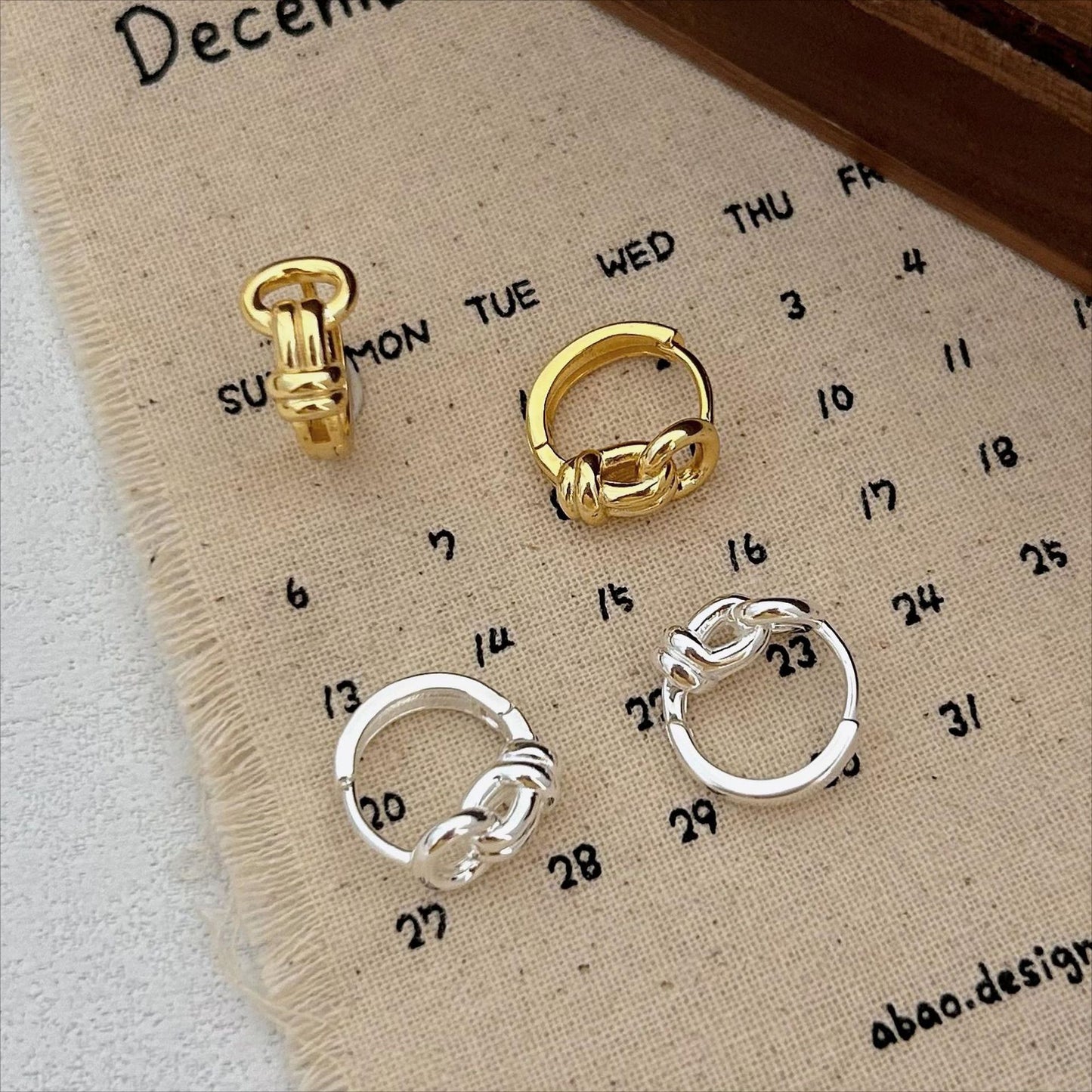 Minimalist Korean-Style Knot Ear Cuffs for Women Made of 925 Sterling Silver with Gold Plating, Asymmetrical Double-Ring Design