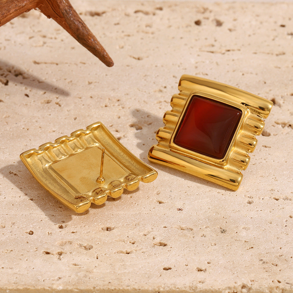 Orecchini alla moda in acciaio inossidabile con design geometrico vintage, placcatura in oro 18 carati e dettagli in rubino