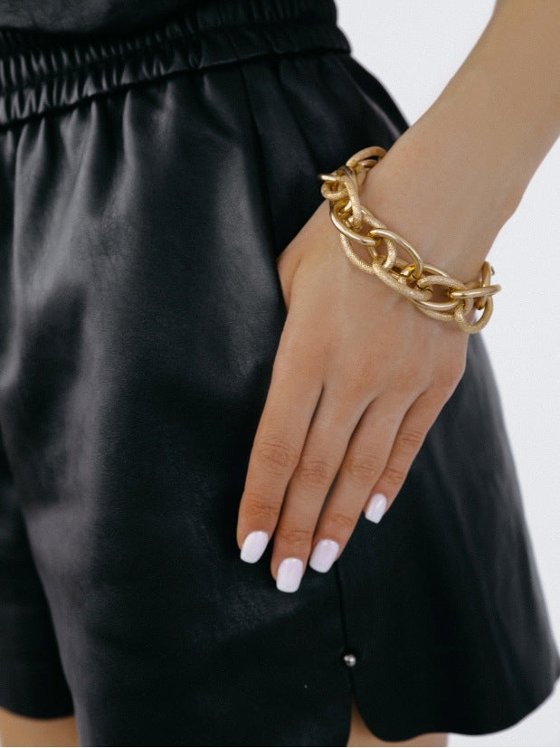 Streetwear Hip-hop Minimalist Geometric Aluminum Alloy Plated Necklace for Women with Alloy Pendant