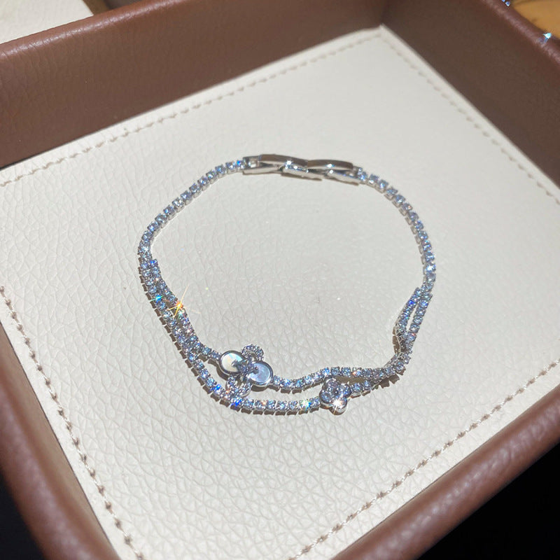 Luxury Elegant Geometric Round Cubic Zirconia Inlaid Brass Bracelet for Women