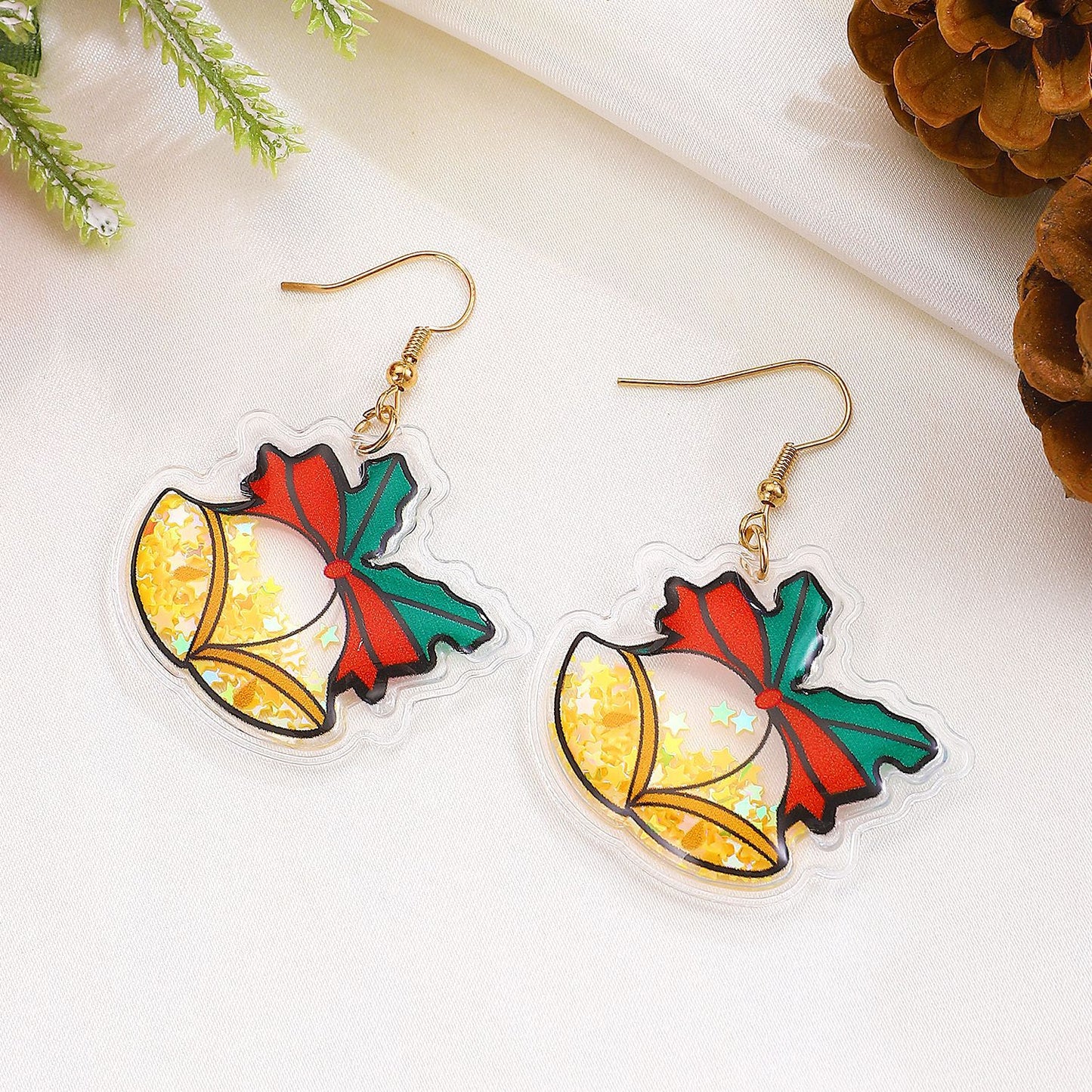 Pendientes de tela con forma geométrica, puños para las orejas de Papá Noel tejidos a mano para mujeres con detalles festivos de cascabeles