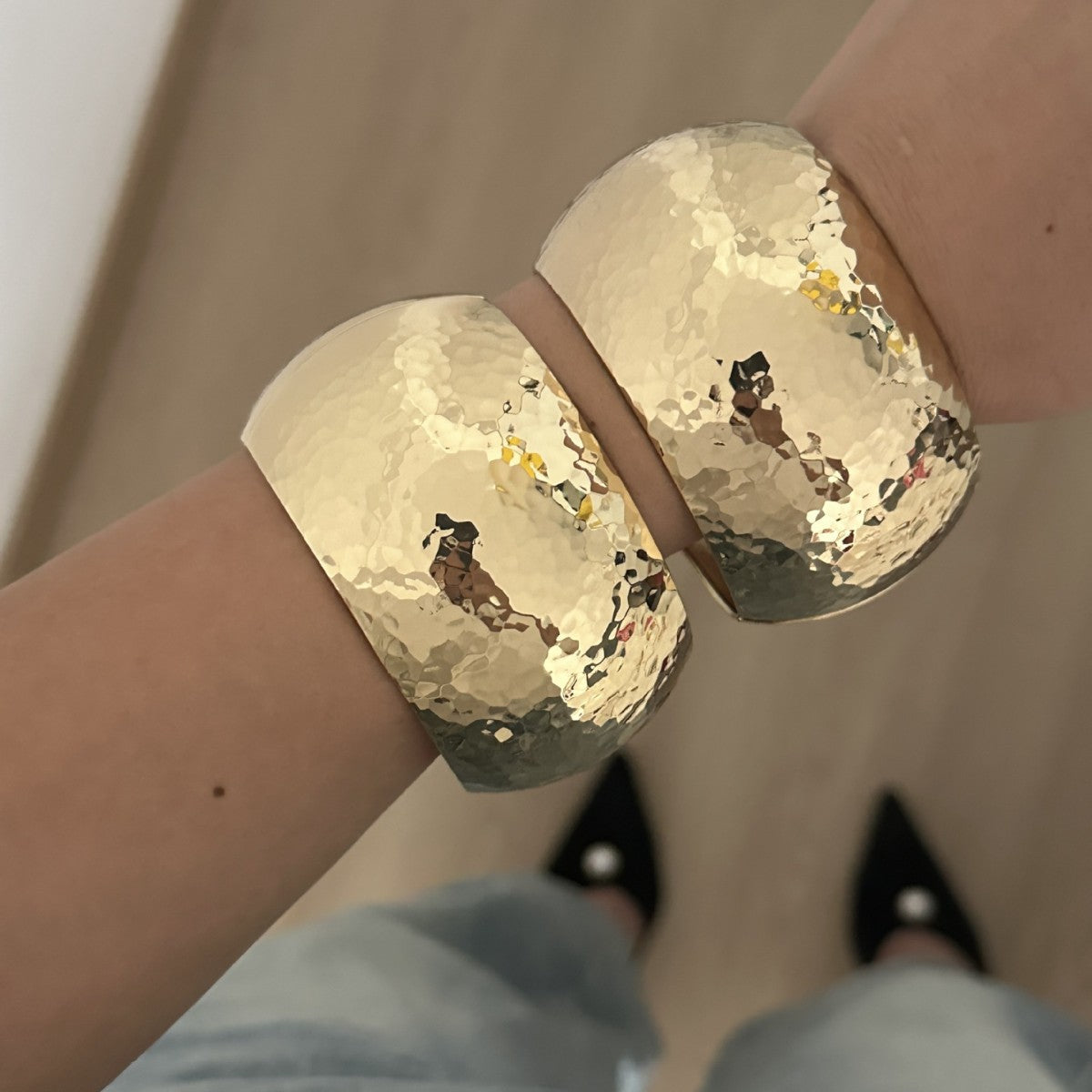 Bracciale in lega ovale martellato geometrico minimalista