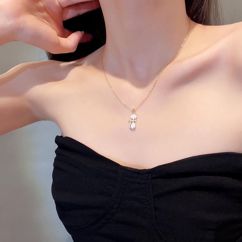 Collana minimalist in acciaio al titanio con ciondolo a gatto in stile francese, con charm in rame placcato oro su catena a maglie per donne e uomini