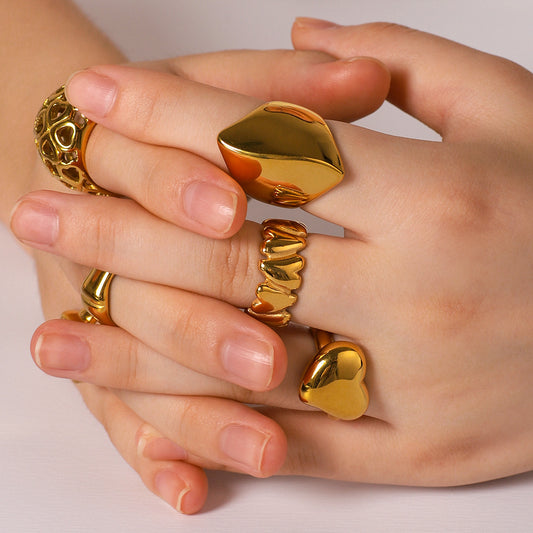 Minimalist Geometric Heart-Shaped Stainless Steel Ring with 18K Gold Plating for Women and Men