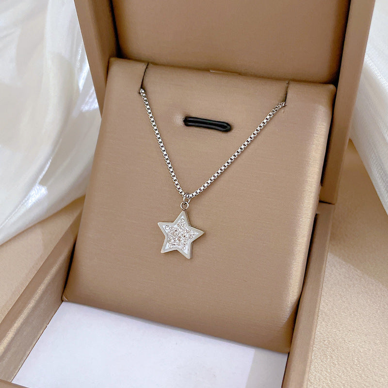Collar minimalista con colgante de estrella de cinco puntas de acero de titanio para mujer, cadena de clavícula chapada en oro con diseño geométrico