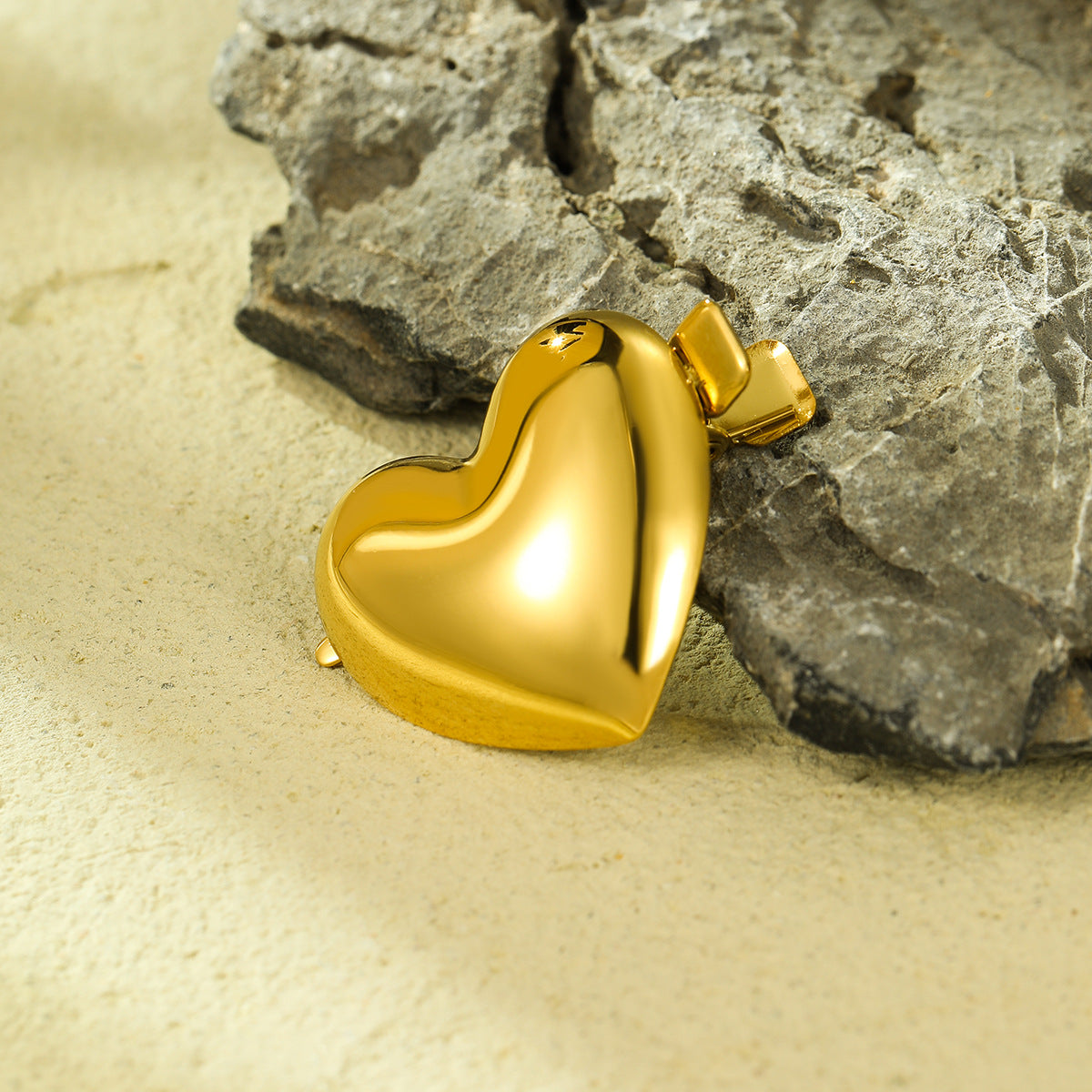 Fashionable Star and Heart Shaped 18K Gold Plated Stainless Steel Hair Clip for Women
