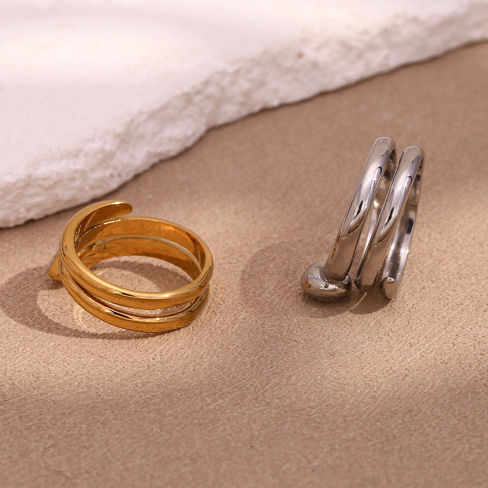 Anello da donna minimalista geometrico in acciaio inossidabile placcato oro 18 carati a doppio strato con testa di serpente lungo e strass bianchi a forma di cuore