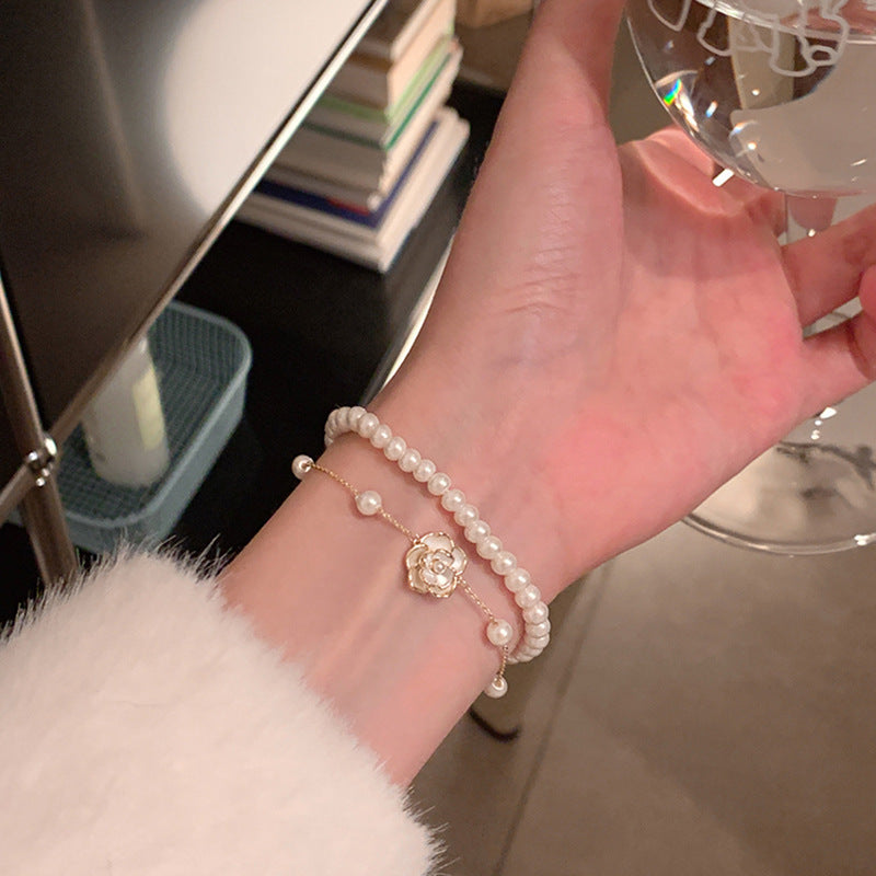 Elegante pulsera de perlas con diseño de doble capa y camelias para mujer, joyería floral hecha a mano de estilo lujoso