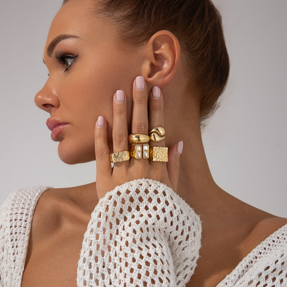 Vintage Elegant Geometric Hollow Rhinestone Inlay Alloy Plated Ring Set for Women