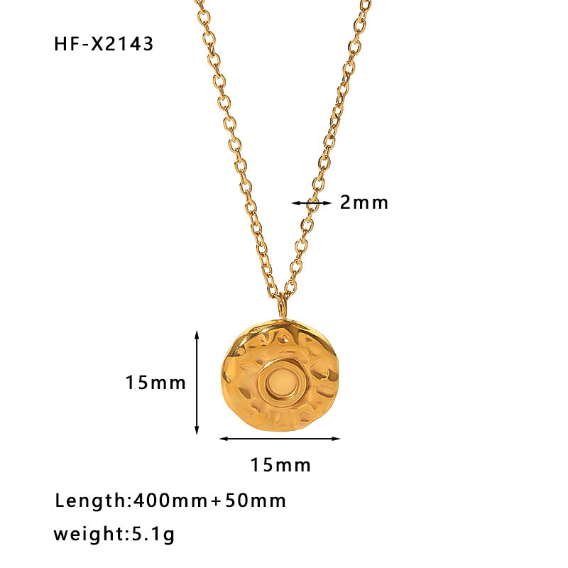 Collana con Ciondolo a Cuore in Acciaio al Titanio Stile INS con Catena in Acciaio Inossidabile Placcato Oro 18K e Dettagli in Strass Pavé