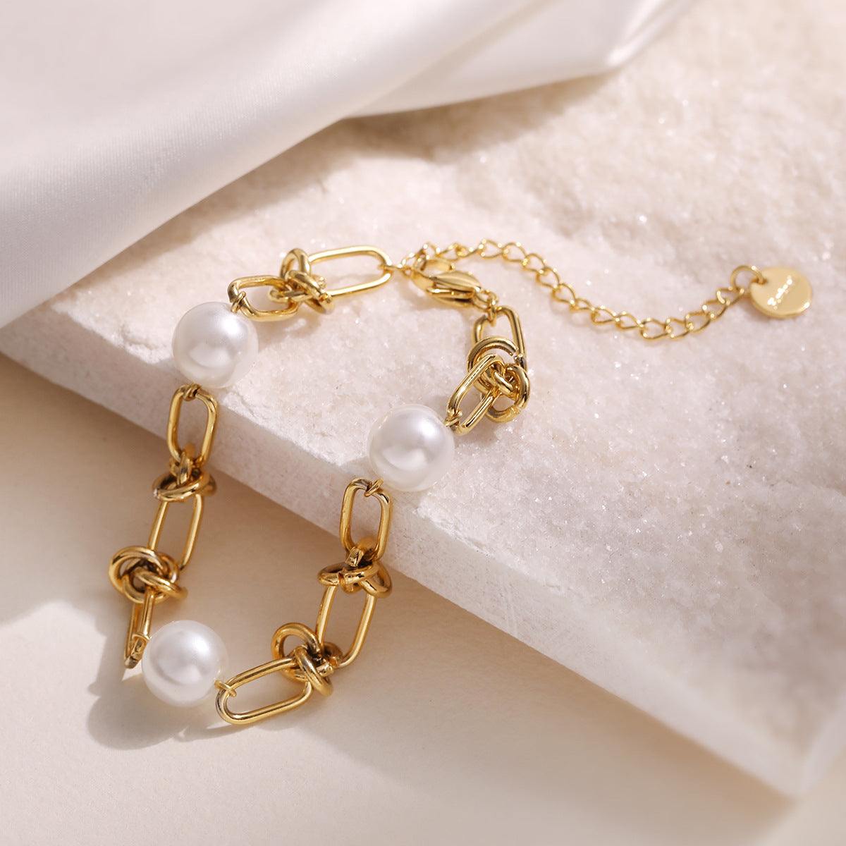 Vintage Minimalist Geometric Stainless Steel Plated Pearl Bracelet for Women