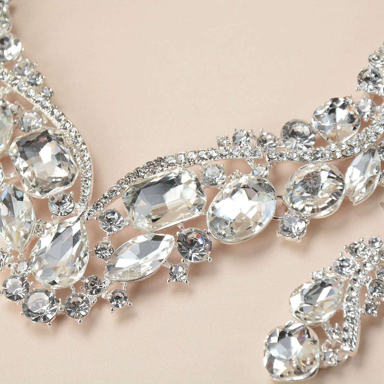 Parure esagerata di collana e orecchini floreali placcati in lega per gioielli da sposa da donna