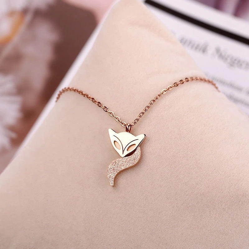 Minimalist Fox-Shaped Titanium Steel Necklace with Rose Gold Plating for Women Snake Chain Locket Pendant