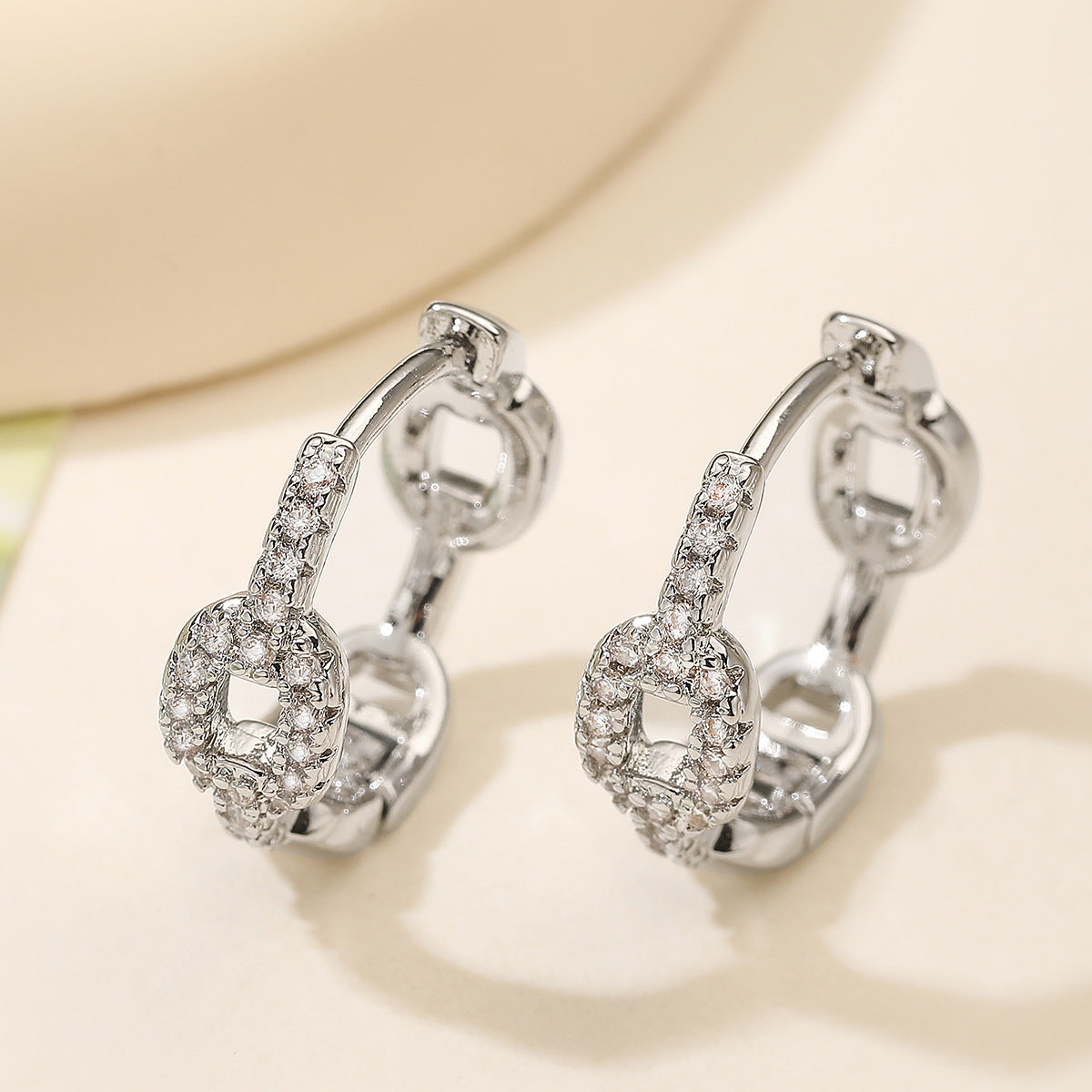 Pendientes de Aro Geométricos Minimalistas para Mujer de Cobre con Baño de Oro de 18K y Incrustaciones de Circonitas