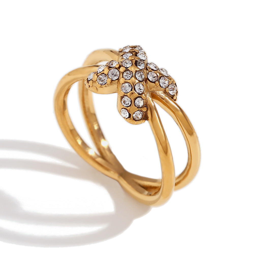 Anello alla moda da donna a cuore geometrico in acciaio inossidabile con placcatura in oro 18 carati e micro incastonatura