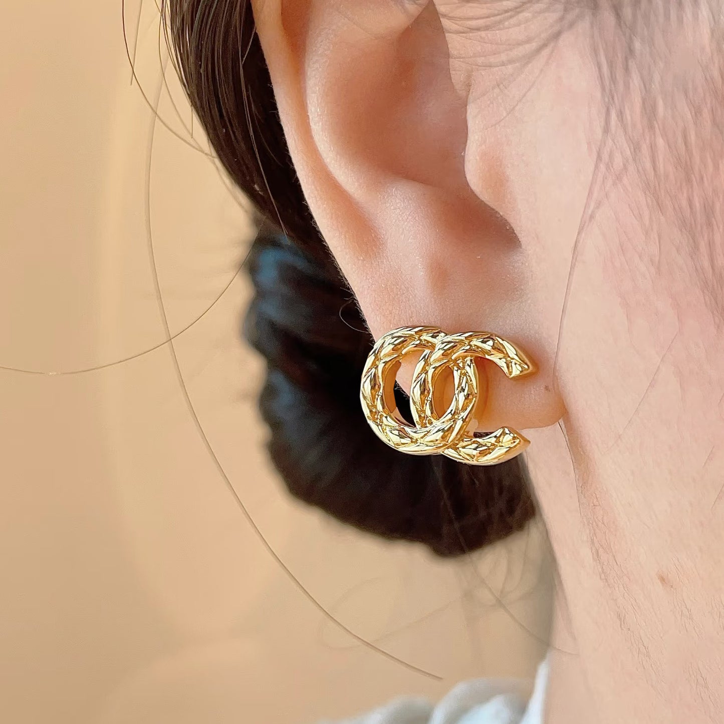 Orecchini eleganti a scacchiera in ottone placcato oro con perno in argento sterling 925 per donna