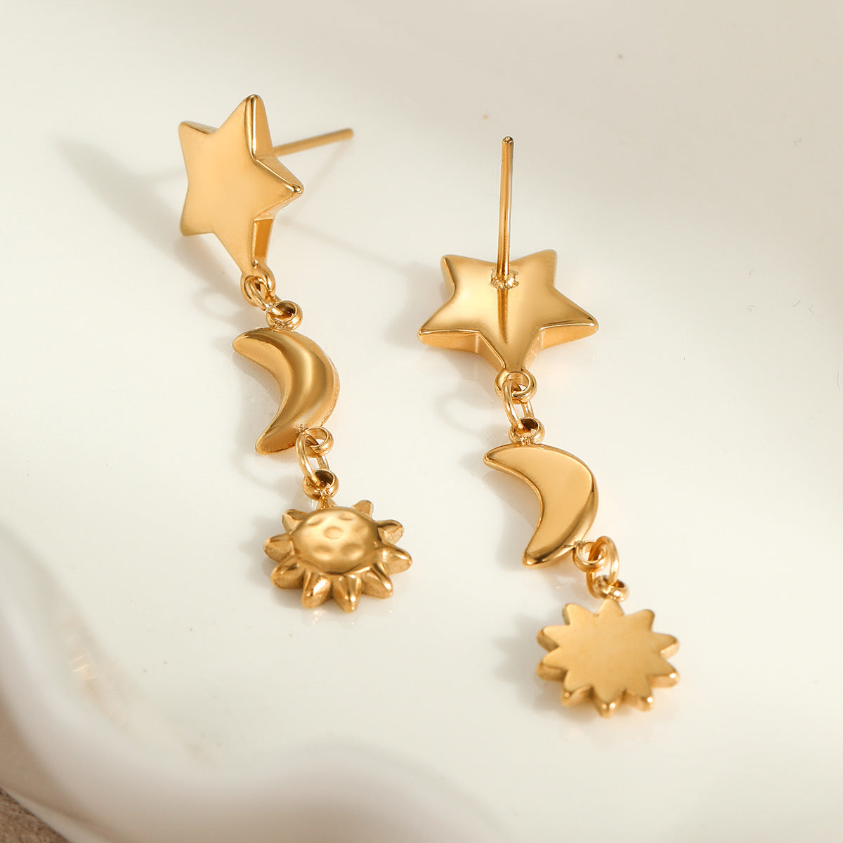 Orecchini minimalisti a stella e luna crescente in acciaio inossidabile placcati oro 18 carati da donna