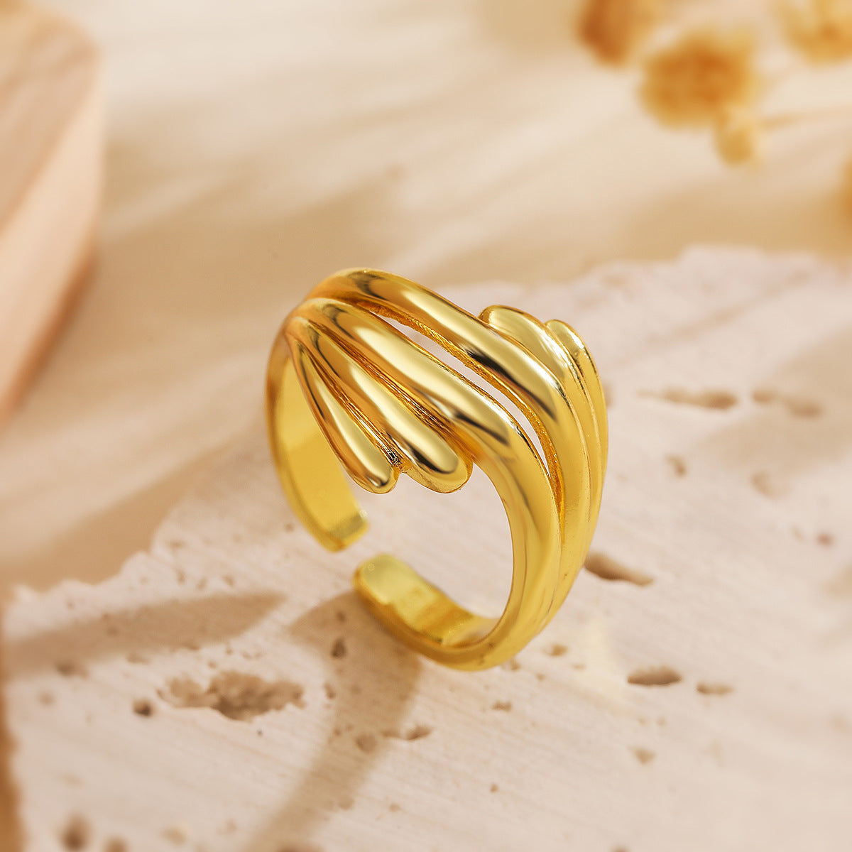 Anello aperto geometrico irregolare minimalista da donna in rame con finitura placcata